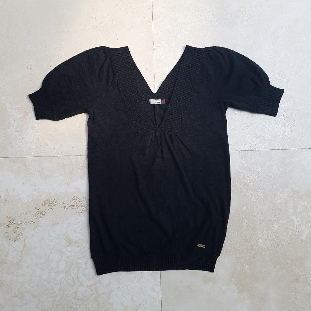Aritzia Wilfred Black Knitted V-neck Sweater